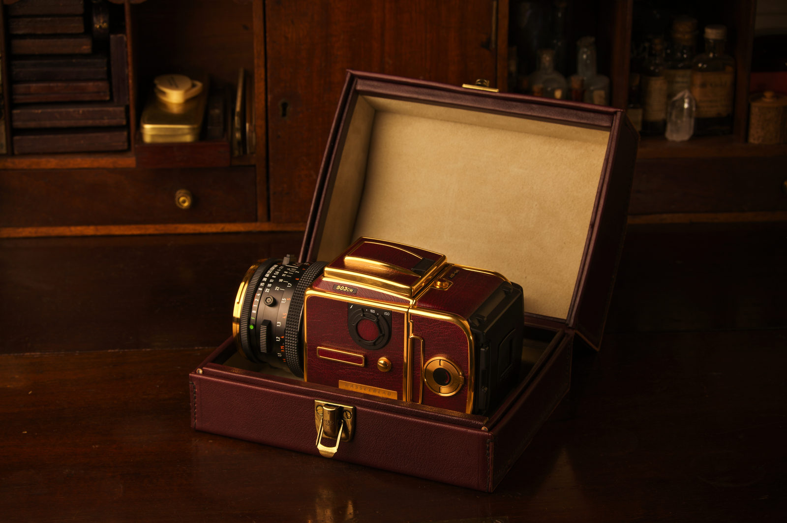Hasselblad 503CW GOLD 50th Anniversary Edition